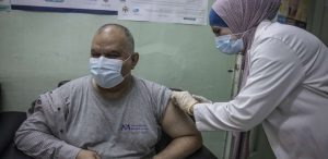 COVID-19: Personas refugiadas reciben la vacuna en Jordania