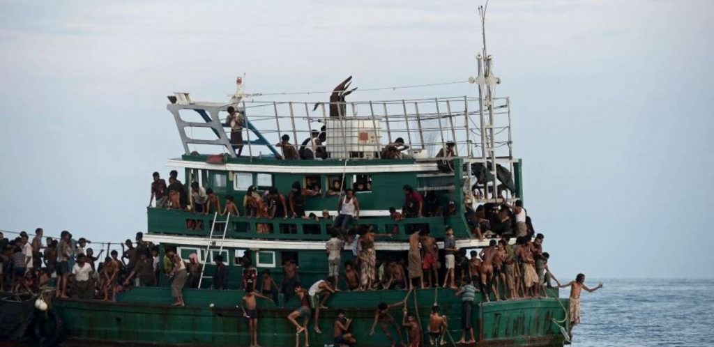 ACNUR pide acción urgente para rescatar a un grupo de refugiados rohingyas en el mar de Andamán