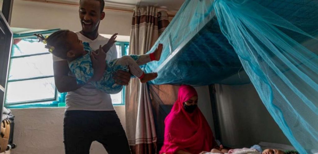 Filippo Grandi elogia a Ruanda por ofrecer alojamiento a personas refugiadas