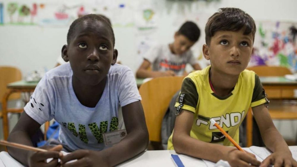 ACNUR insta a los estados europeos a que impulsen la educación para la niñez refugiada y migrante
