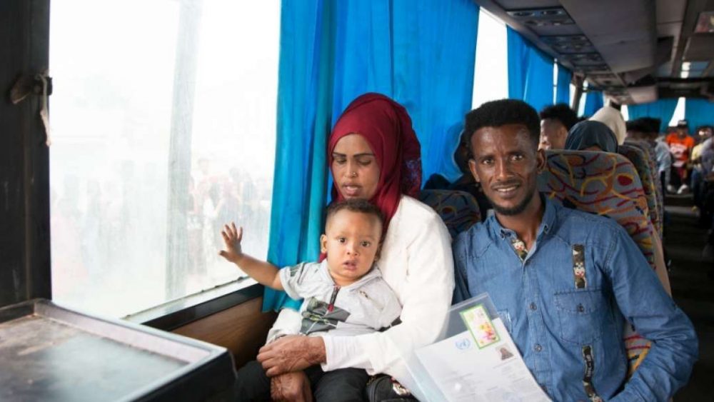 ACNUR hace una nueva evacuación de refugiados de Libia a Italia, mientras continúan los combates en Trípoli