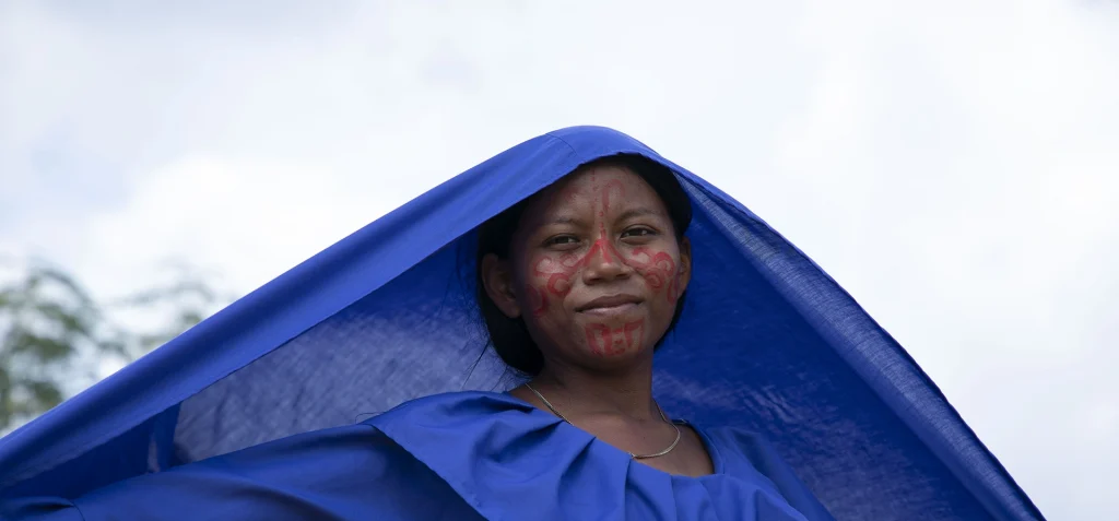 María Palacio es una lideresa y docente Wayuu comprometida con el desarrollo de su comunidad. María sueña con ver el Asentamiento Legalizado y con servicios básicos. © ACNUR/Andrés Gómez