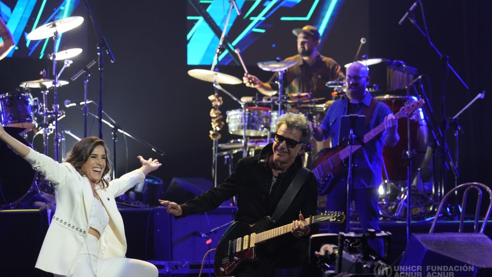 Soledad Pastorutti junto a Richard Coleman en el Concierto con los Refugiados 2024.