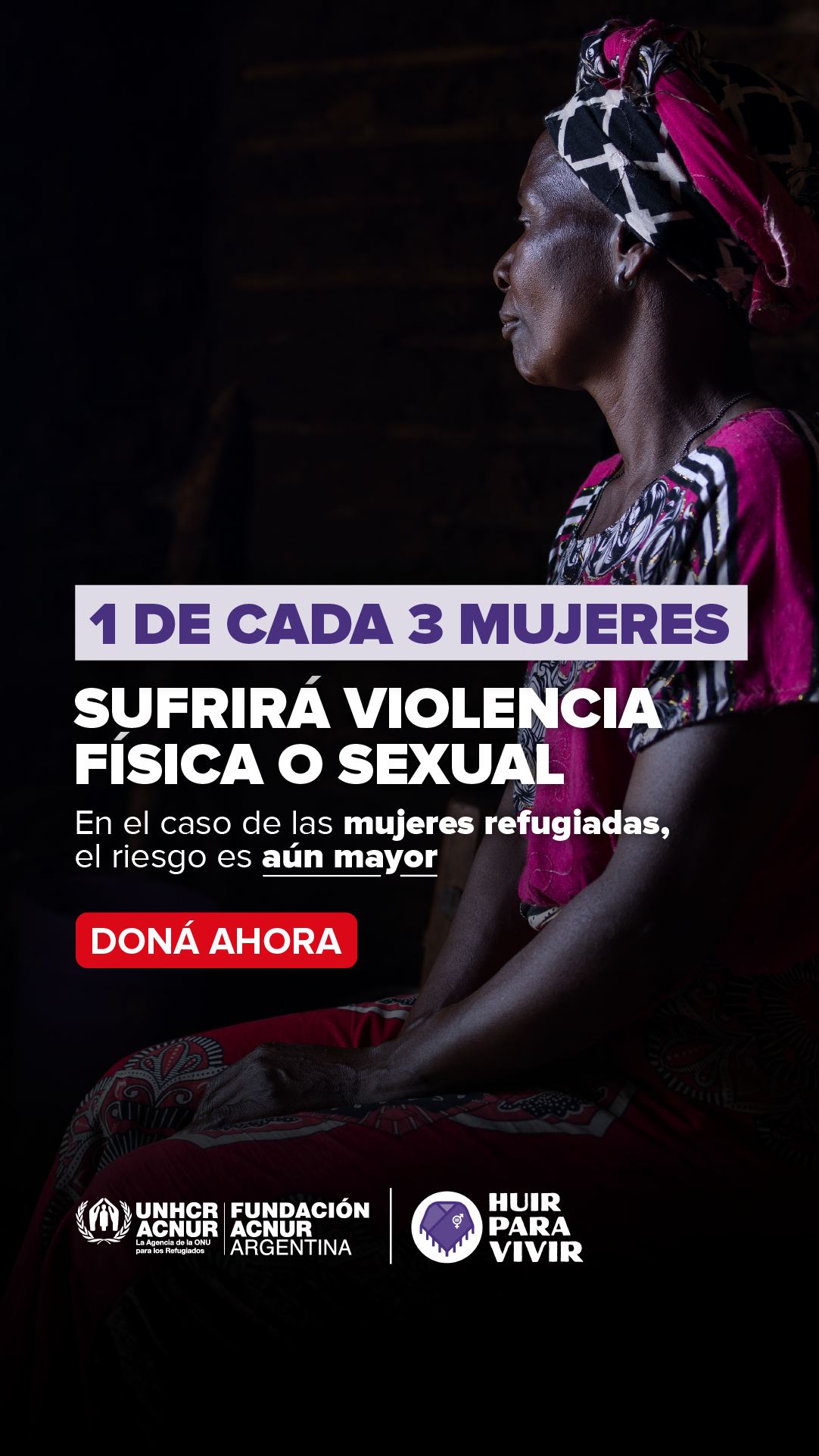 Rose está descansando en su hogar, en uno de los asentamientos para personas desplazadas en el norte de Mozambique. Esta mujer de 45 años fue víctima de violencia sexual por parte de las fuerzas de seguridad mientras huía de los ataques de insurgentes en el distrito de Nangade, junto a sus seis hijos y otras mujeres.